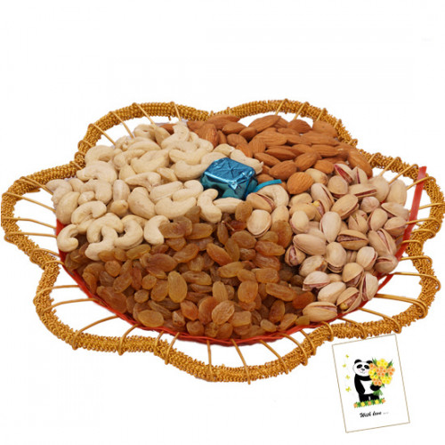 Dryfruits in Designer Tray - Assorted Dryfruits in Designer Tray with a Handmade Chocolate 500 gms