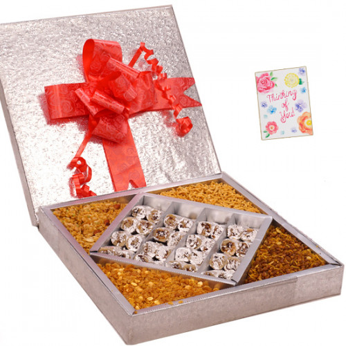 Pleasing Gifts Box - Anjir Roll 500 gms, Namkeen 500 gms