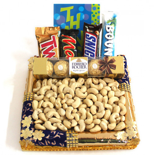 Charming Love - Cashewnuts, Ferrero Rocher 4 pcs, Snickers, Mars Twix, Bounty and Card