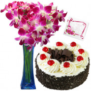 Welcoming Treat - 6 Orchids Vase + 1/2 Kg Cake + Card