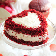 Heart Shaped Red Velvet Cake 1 Kg and Card