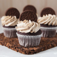 Chocolate Oreo Cupcakes (6 Pcs) & Card
