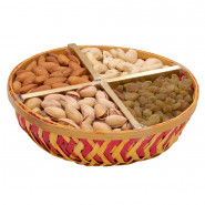 Dryfruit in Basket - Assorted Dry fruits 400 gms in a Decorative Basket & Card